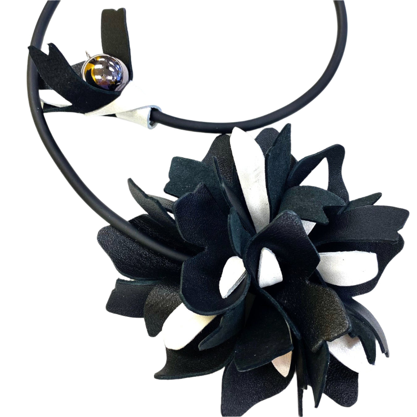 7PM Necklace, Large Flower, Black/White