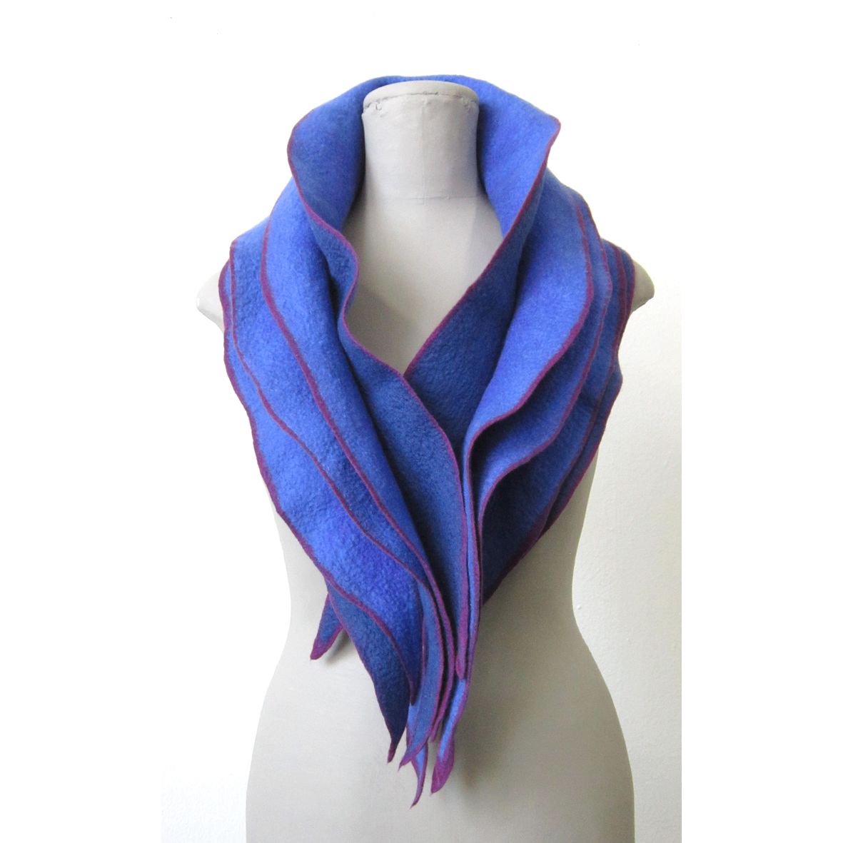 Dagmar Binder Collar, Contura, Blue/Berry