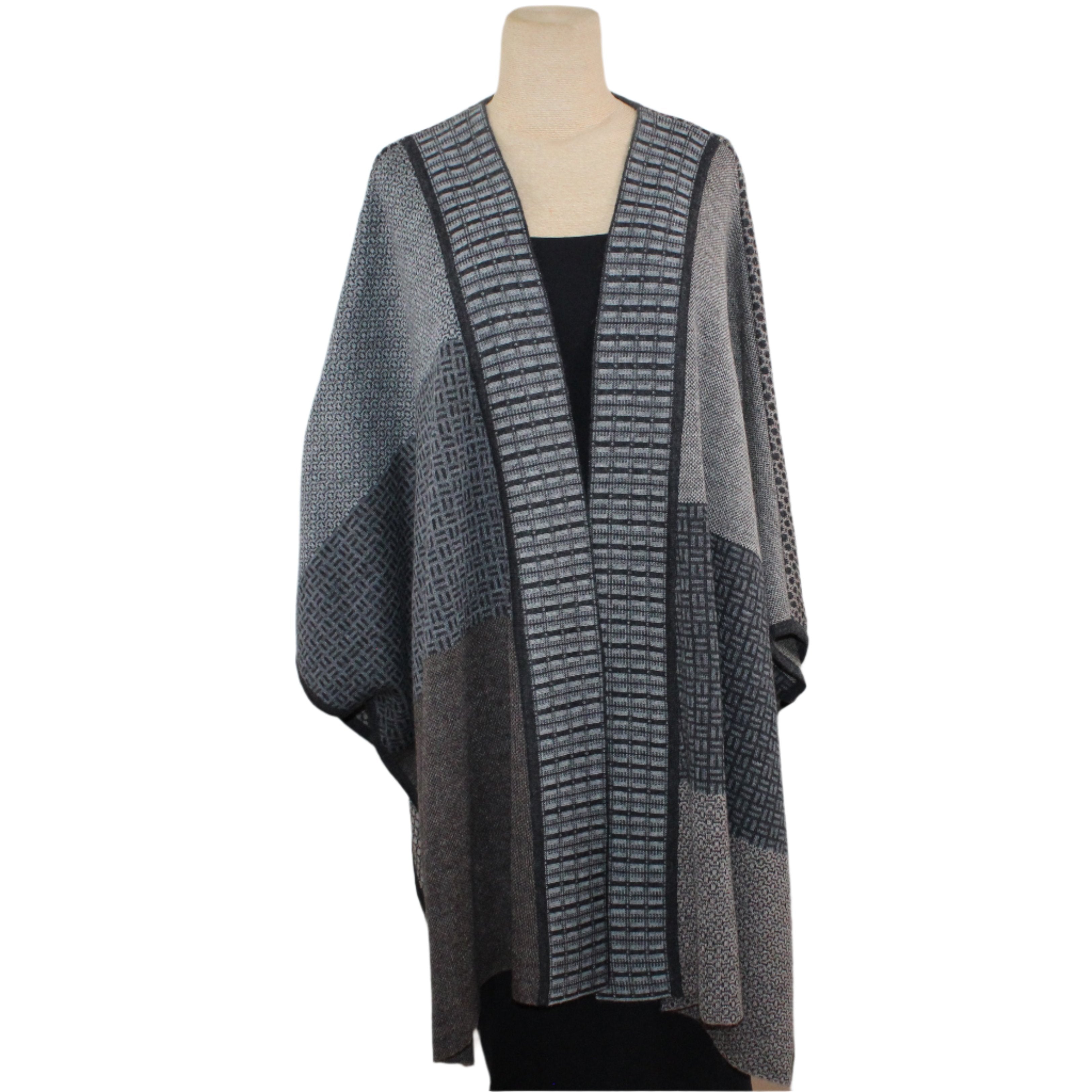 Beyond Threads Cape, Pique Patch, Natural/Grey, Fits M-XL