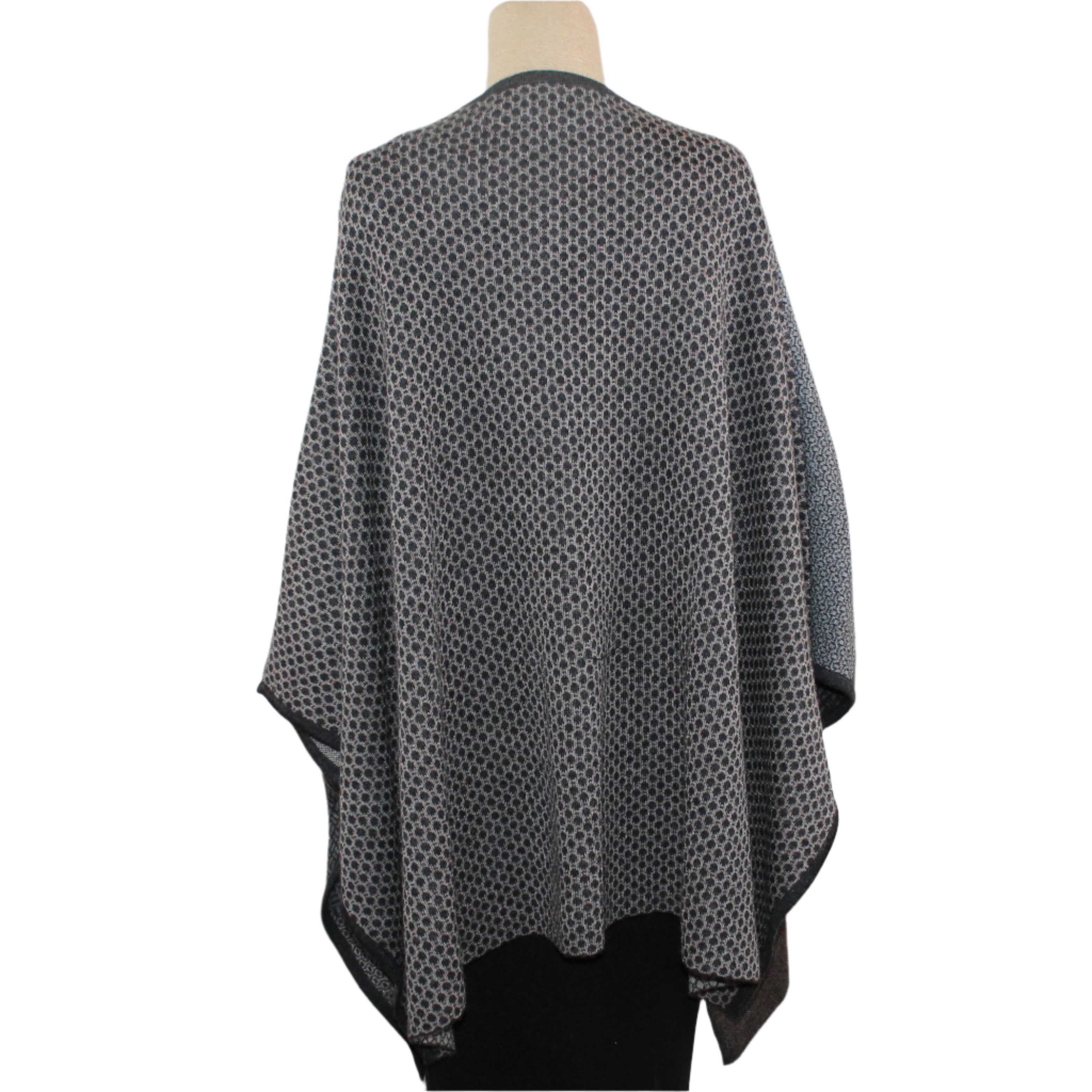 Beyond Threads Cape, Pique Patch, Natural/Grey, Fits M-XL
