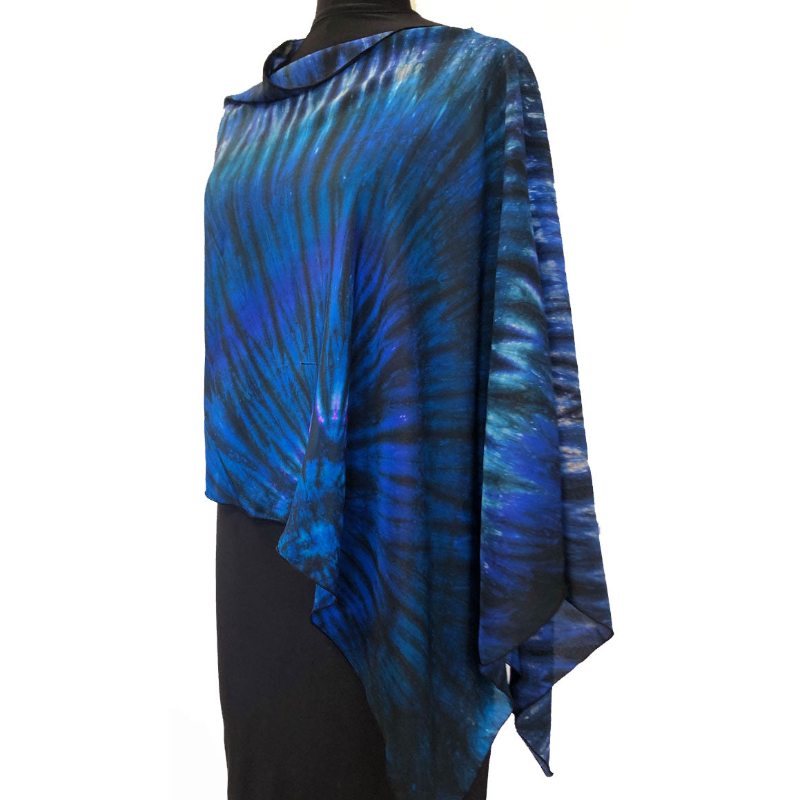 Doshi Poncho, Winsome, Midnight, OS