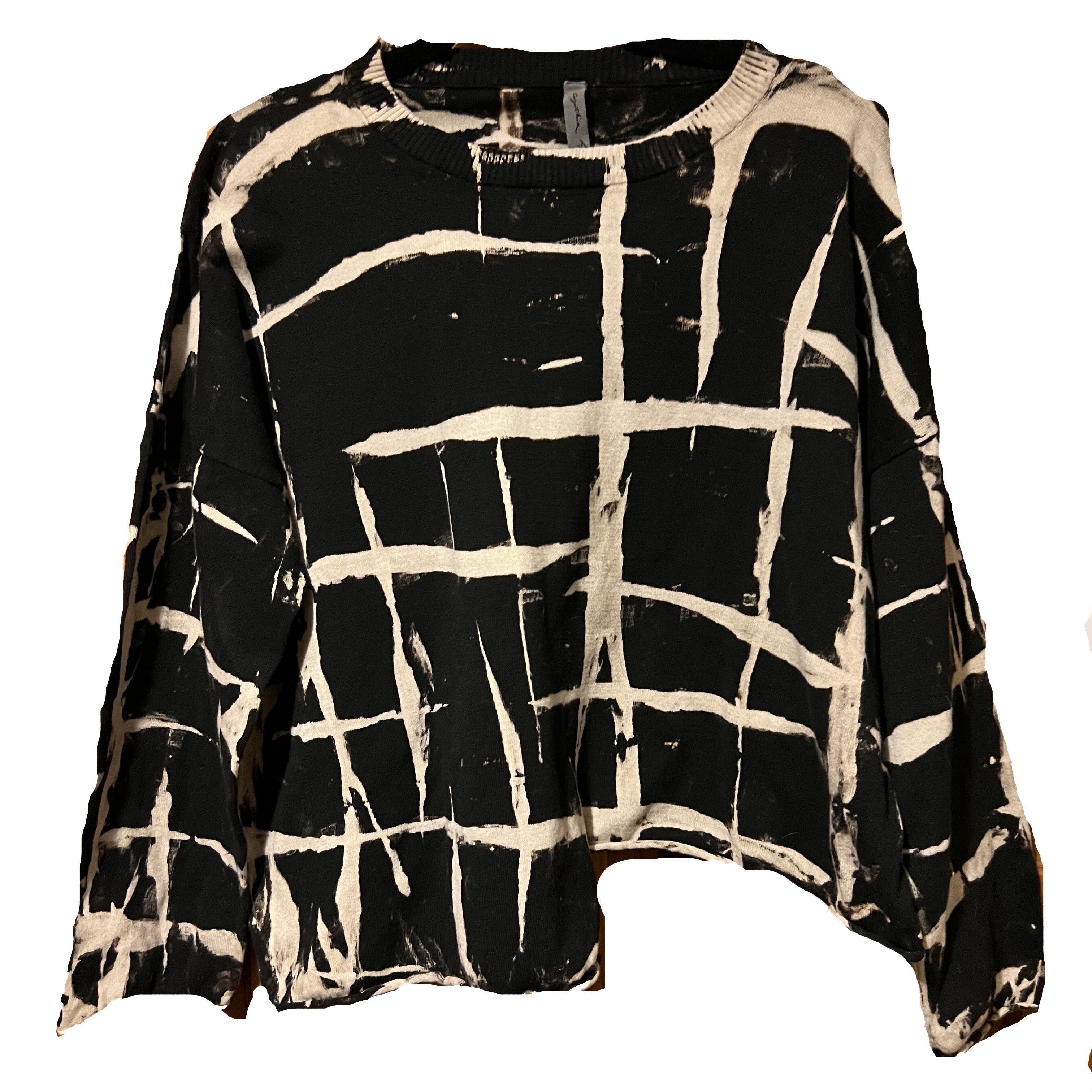 Cynthia Ashby Long Sleeve Pullover, Black & White Graphic OS