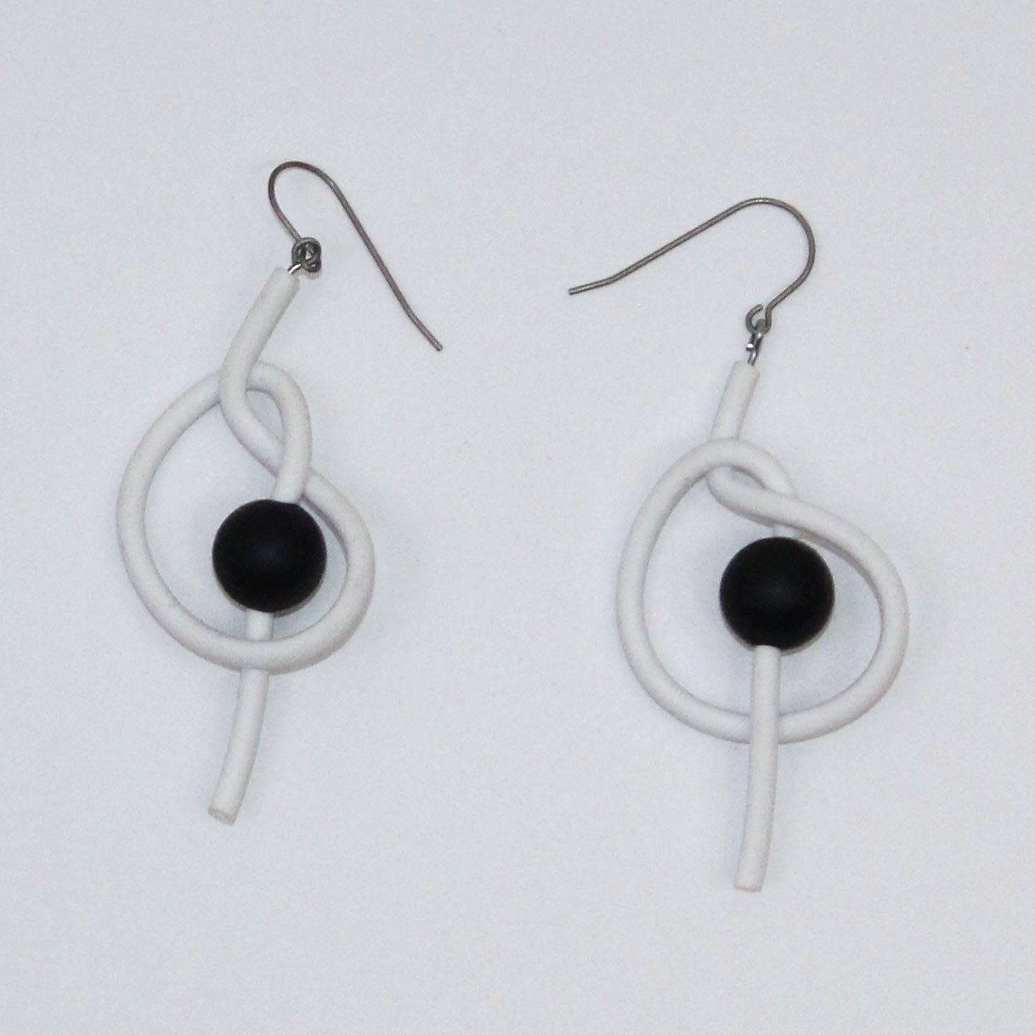 Frank Ideas Earrings, Knot, White/Black