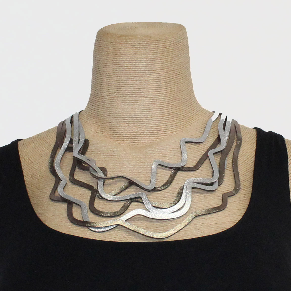 Iskin Sisters Necklace, Curves, Silver/Gold