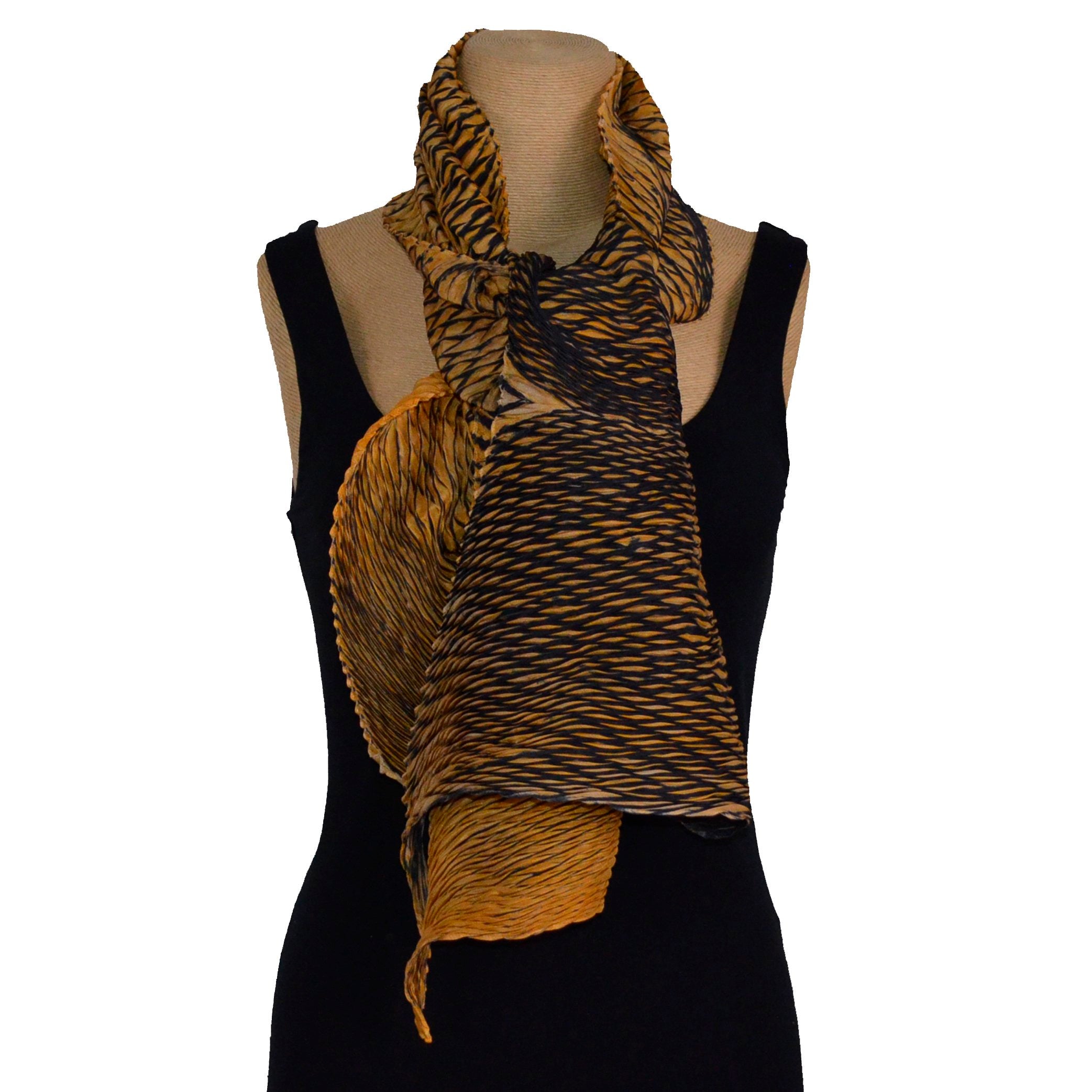 Cathayana Scarf, Zigzag, Black/Gold
