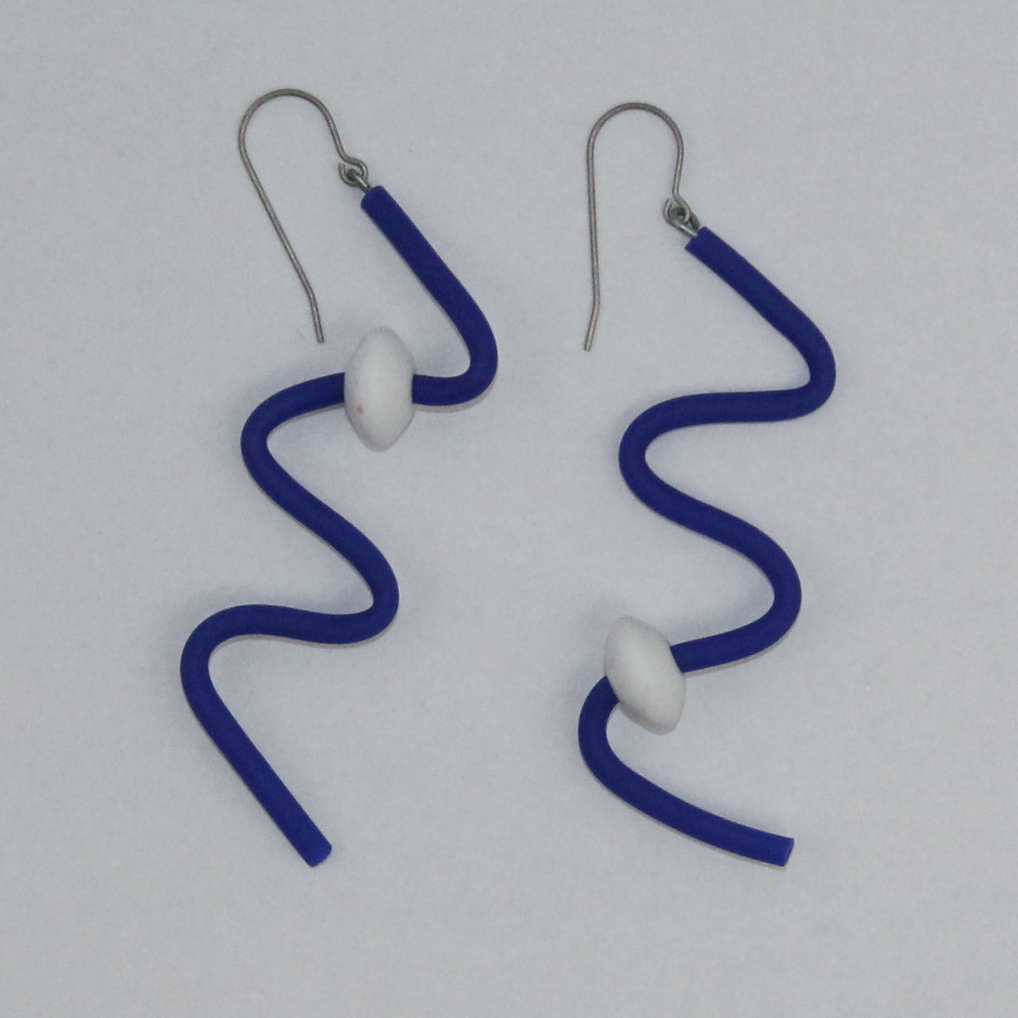 Frank Ideas Earrings Squiggle, Blue/White